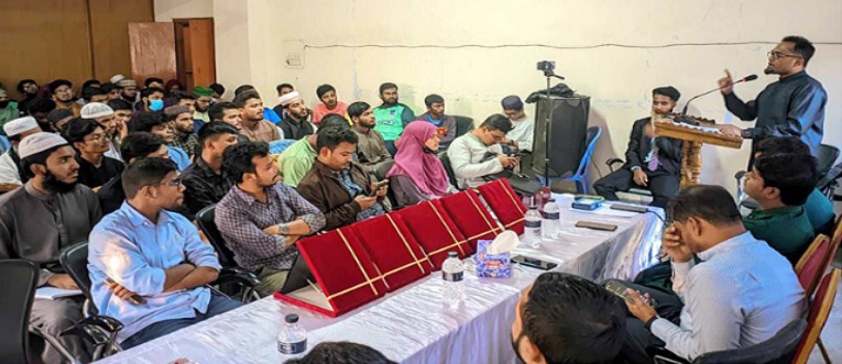 ঢাকা বিশ্ববিদ্যালয়ে লেখালেখি বিষয়ক প্রশিক্ষণ কর্মশালা অনুষ্ঠিত