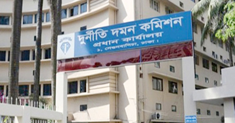 পরিবারসহ সাবেক পাঁচ এমপির বিদেশ যাত্রায় নিষেধাজ্ঞা