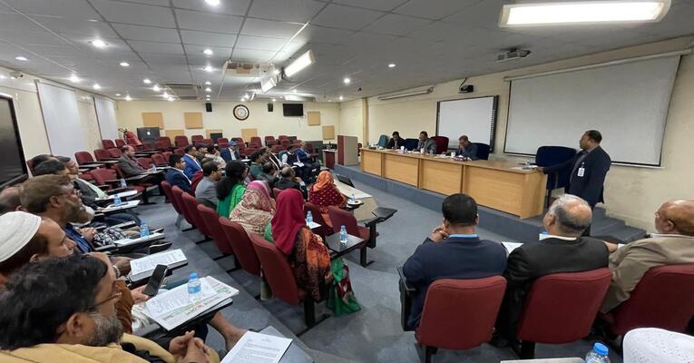 বিতর্কিত ও দলীয় বিবেচনায় শিক্ষক নিয়োগ বাতিলসহ ৫ দাবি ঢাবি সাদা দলের