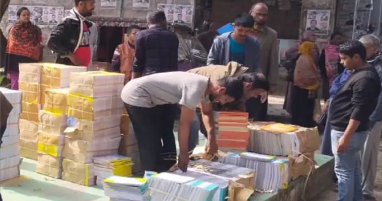 বছরের প্রথম দিনে বই পাচ্ছেন না অনেক শিক্ষার্থী