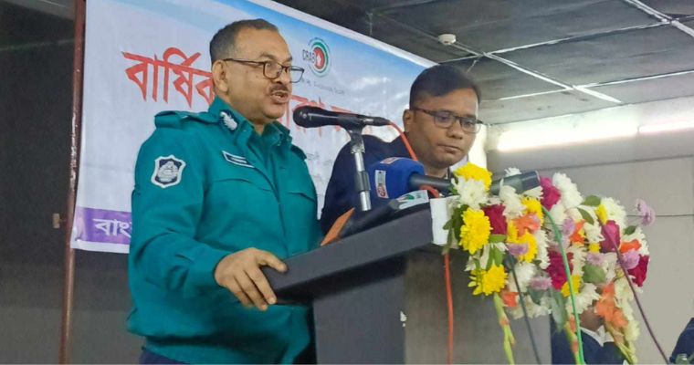 মোবাইল-মানিব্যাগ নিজ দায়িত্বে রেখে সহযোগিতার অনুরোধ ডিএমপি কমিশনারের