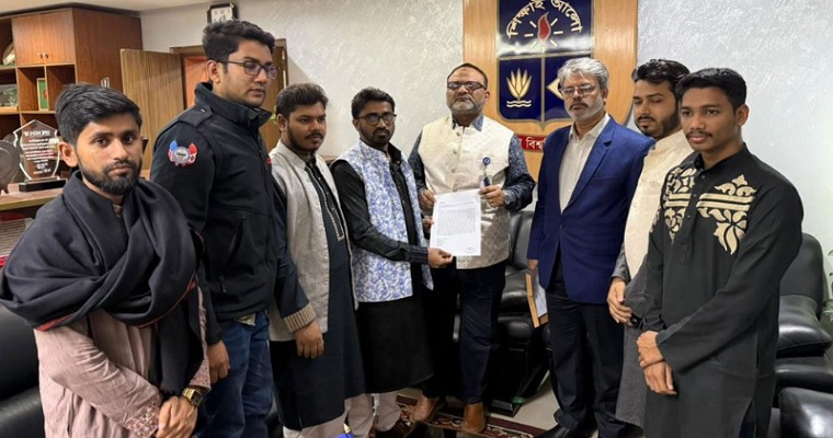 ডাকসু নির্বাচনে অনিয়মের অভিযোগ, তদন্তের দাবিতে স্মারকলিপি