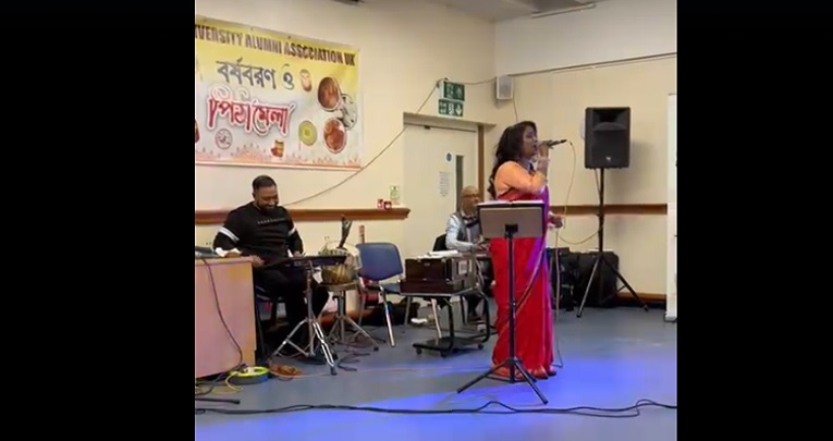 লন্ডনে ঢাবি অ্যালামনাইর অনুষ্ঠান মাতালেন শিল্পী শম্পা দেওয়ান