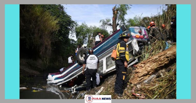 হাইওয়ে ব্রিজ থেকে দূষিত খাদে পড়লো বাস, নিহত কমপক্ষে ৫১