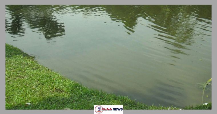 বাড়ির উঠোনে ছিল ইশরাক, ভেসে উঠল পুকুরে