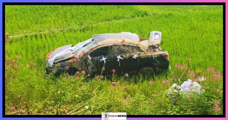 ট্রেনের ধাক্কায় ধানখেতে বিয়ের গাড়ি