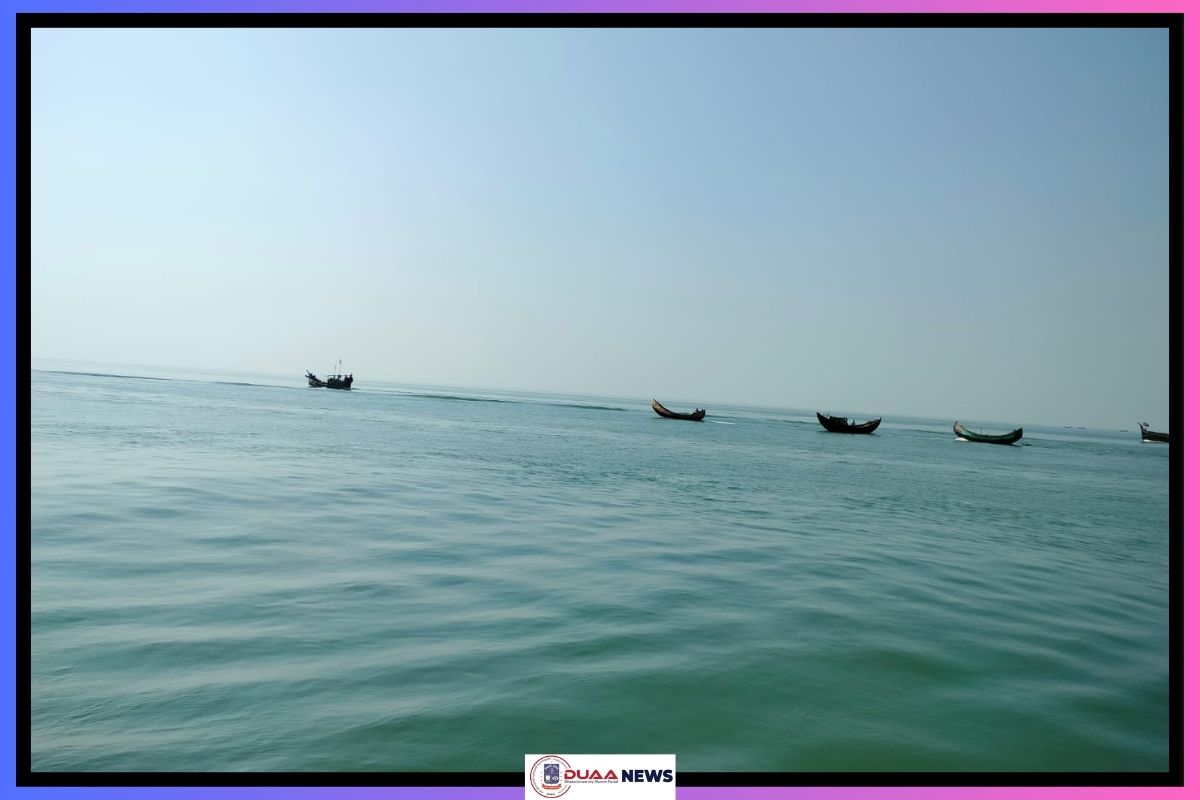 ৪ ট্রলারসহ ১৯ জেলেকে ধরে নিয়ে গেল আরাকান আর্মি