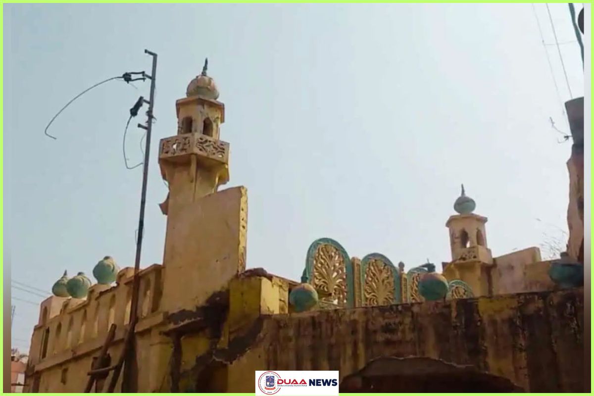 ১৬৮ বছরের ঐতিহাসিক মসজিদ গুড়িয়ে দিল ভারত