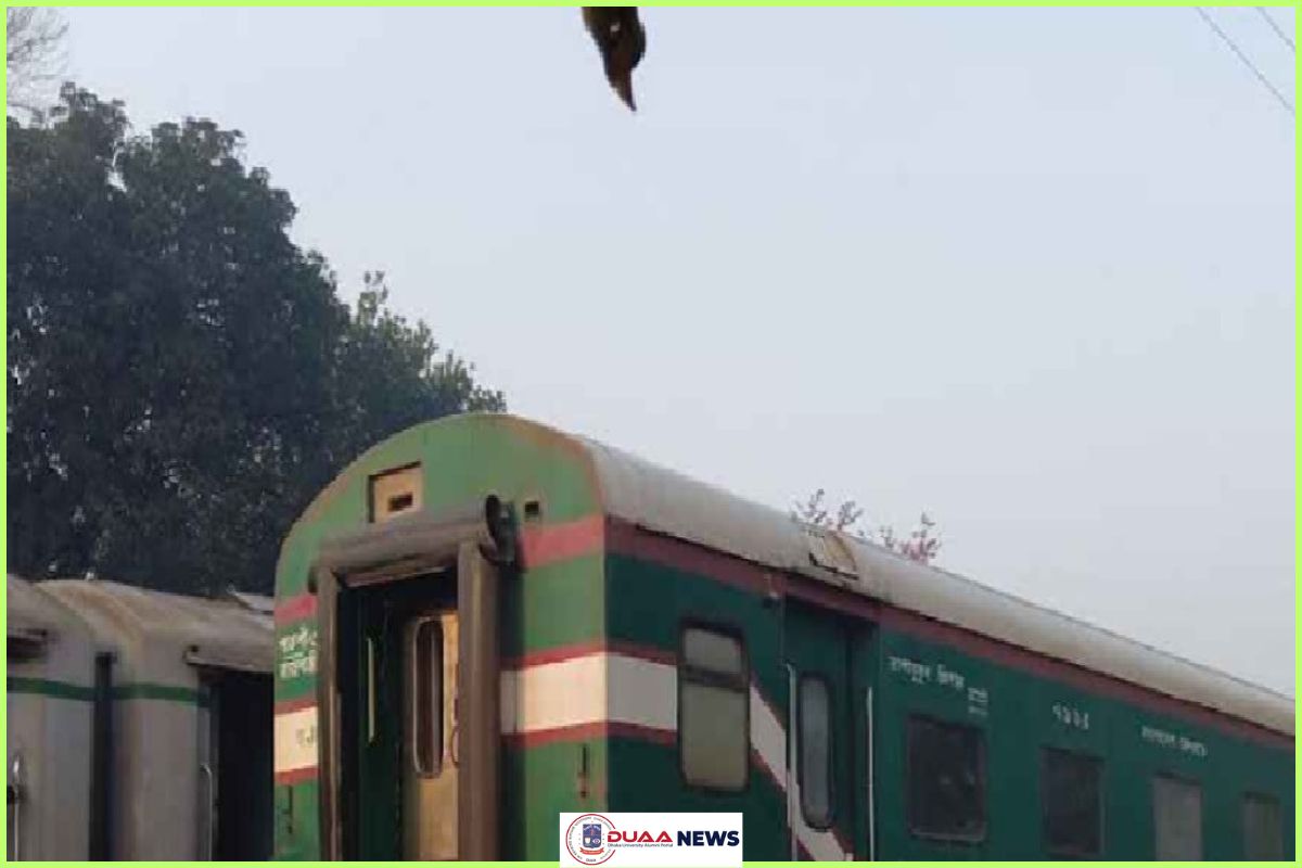 মাঝ পথে ২ বগি রেখে ট্রেন চলে গেল খুলনায়