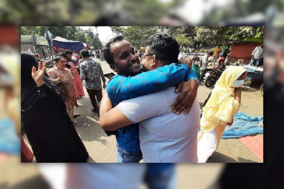 আনন্দে ঢাকা ছাড়ছেন প্রাথমিকের সেই শিক্ষকেরা