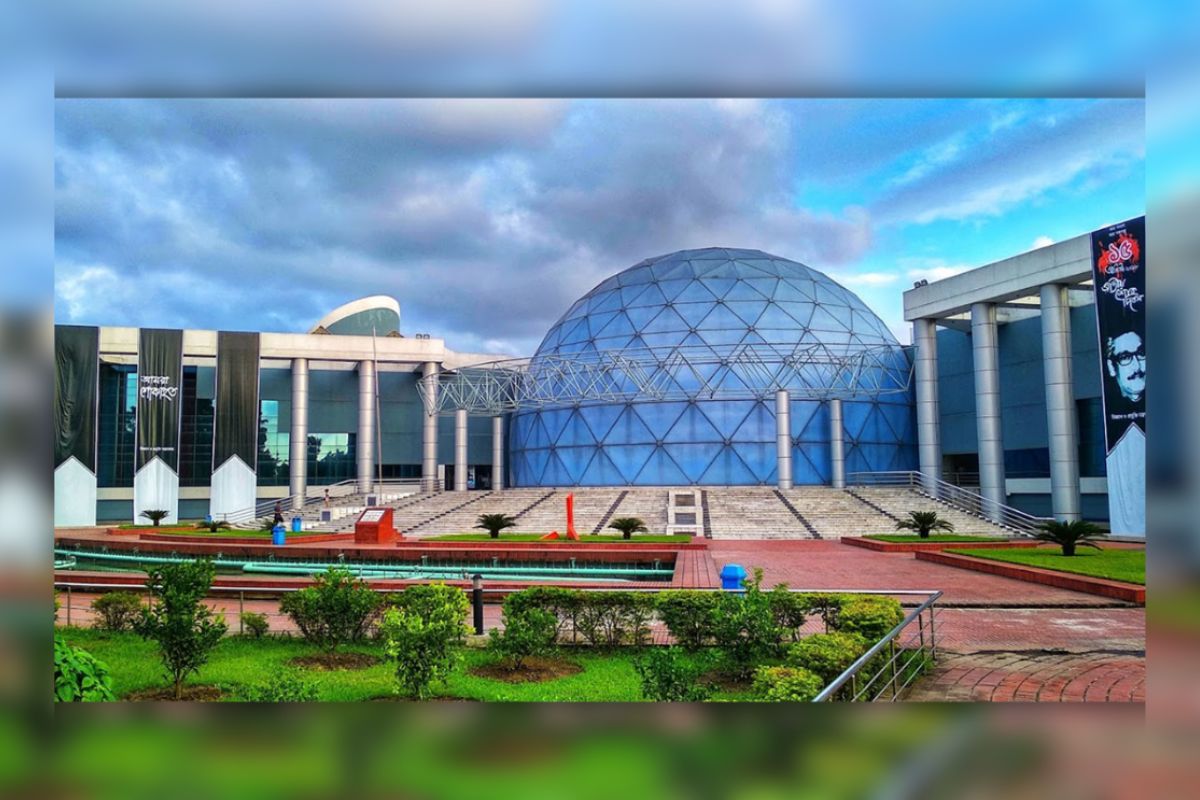 এবার নভোথিয়েটার থেকে বাদ যাচ্ছে বঙ্গবন্ধুর নাম