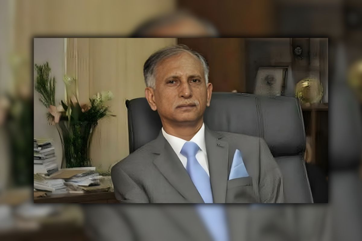 লাইফ সাপোর্টে নেওয়ার পর কেমন আছেন ঢাবির সাবেক উপাচার্য