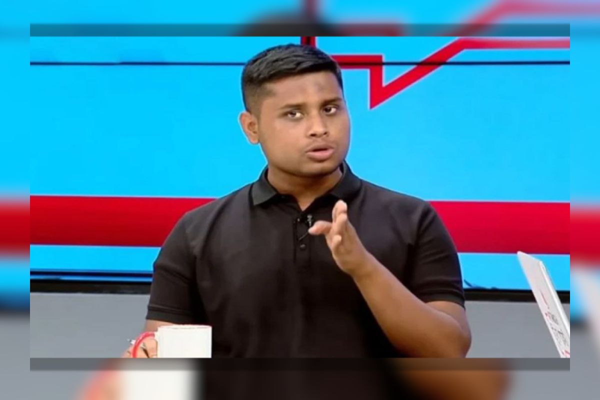 আ.লীগকে রাজনীতিতে দেখতে চান না হাসনাত