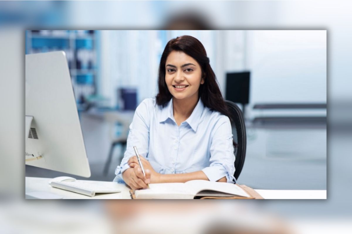 বেসরকারি সংস্থায় লাখ টাকা বেতনে চাকরি
