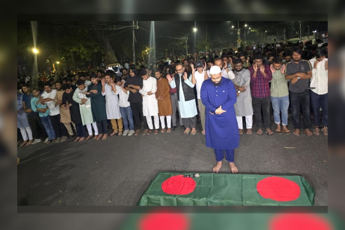 ঢাবিতে শিশু আছিয়ার গায়েবানা জানাজা, শরিক হলেন উপাচার্য