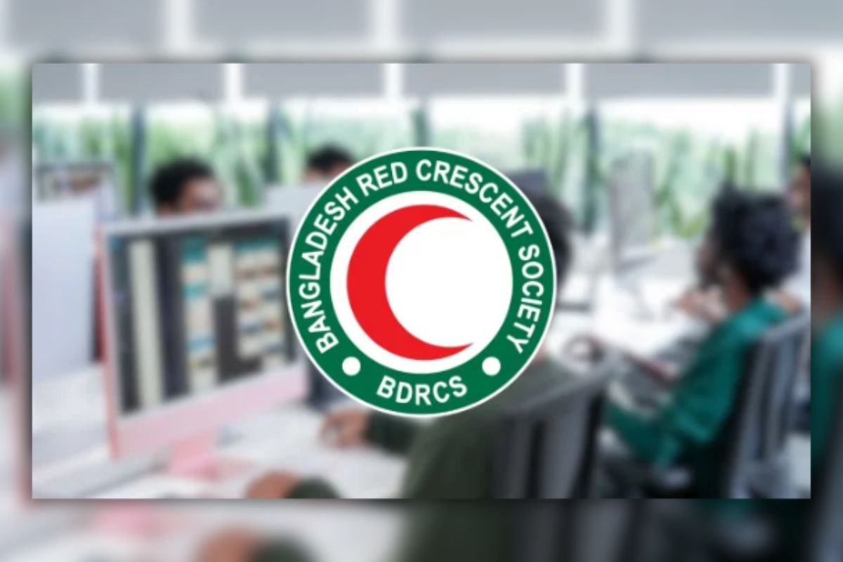 লাখ টাকা বেতনে নিয়োগ দিচ্ছে রেড ক্রিসেন্ট