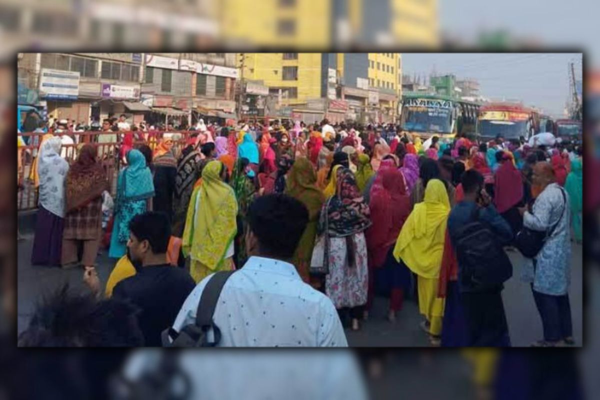 ঢাকা-ময়মনসিংহ মহাসড়ক অবরোধ করে শ্রমিকদের বিক্ষোভ