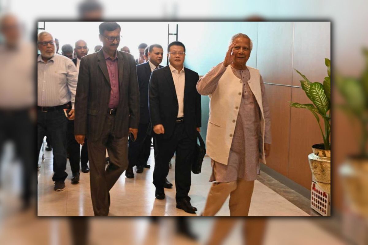 চীনের উদ্দেশে ঢাকা ছাড়লেন প্রধান উপদেষ্টা