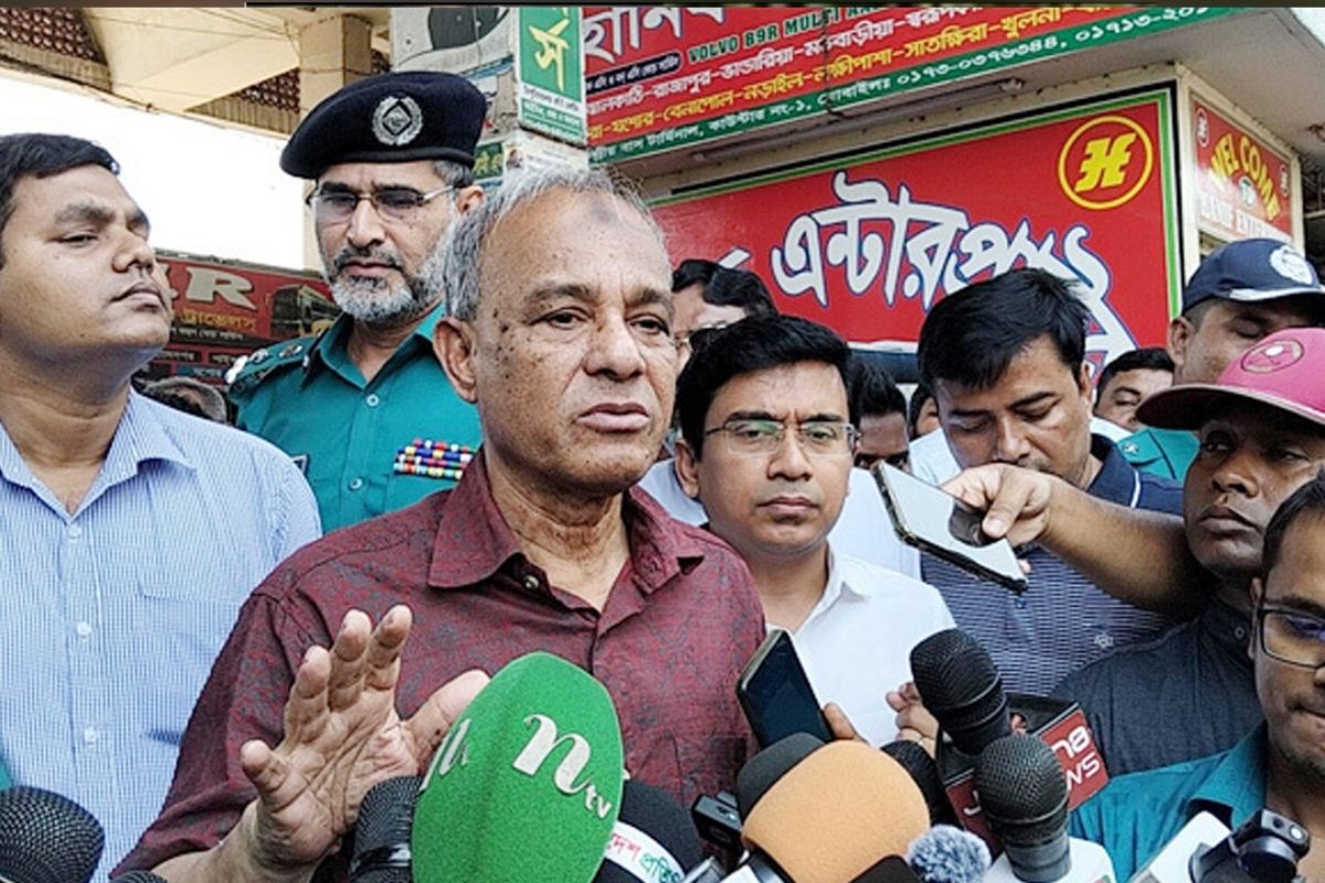 ঈদে নিরাপত্তা ঝুঁকি নেই : স্বরাষ্ট্র উপদেষ্টা