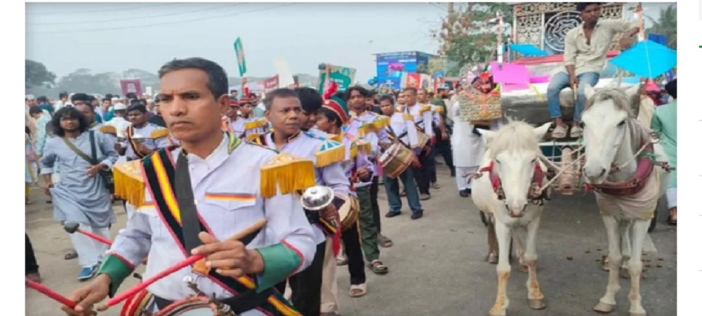 রাজধানীতে মোঘল কায়দায় ঈদ আনন্দ মিছিল, অসংখ্য মানুষের অংশগ্রহণ