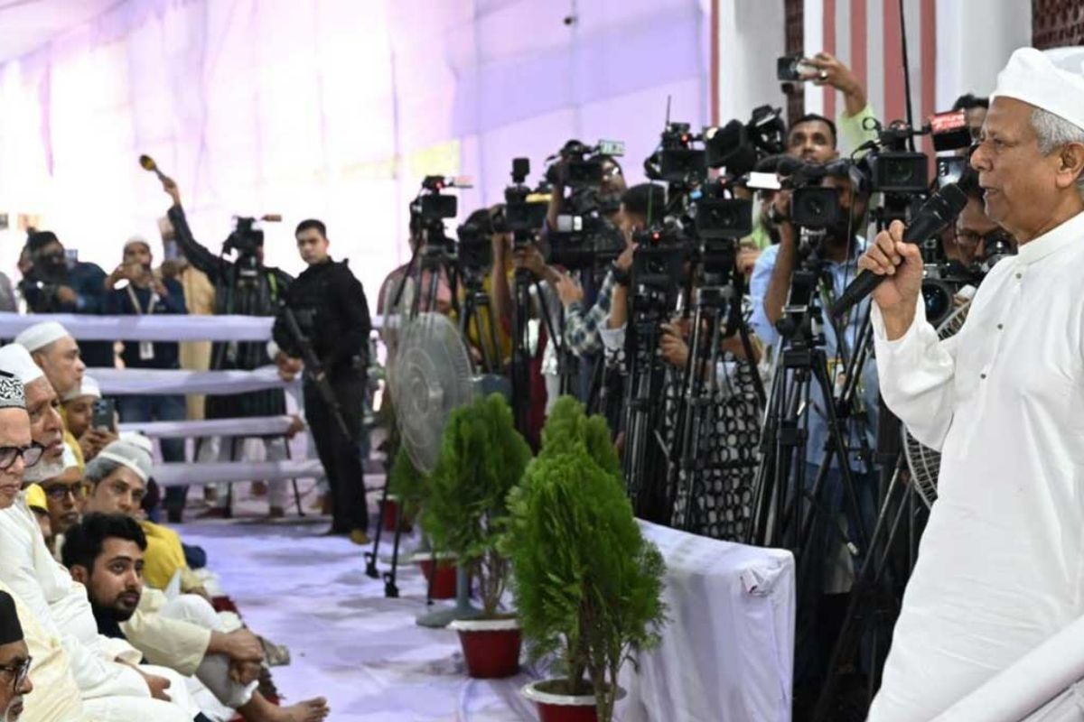 জাতীয় ঐক্য অটুট রাখার আহ্বান জানালেন প্রধান উপদেষ্টা