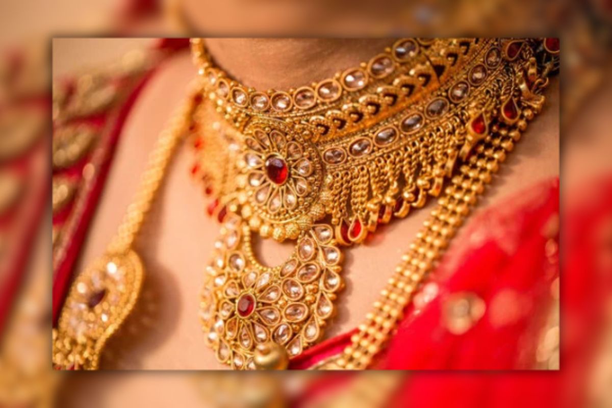 স্বর্ণের দাম কমল ভরিতে ১২৪৮ টাকা