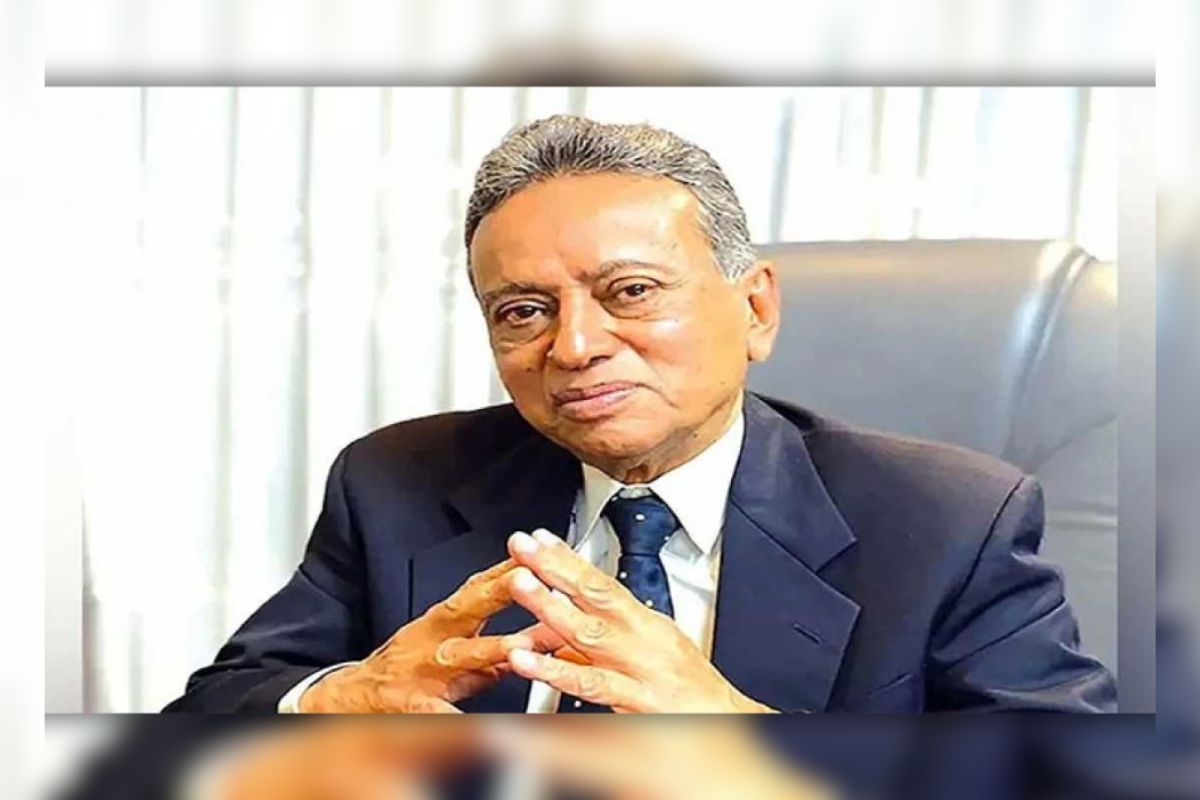 বিদেশী বিনিয়োগকারীরা নির্বাচিত সরকার চায়: আমীর খসরু