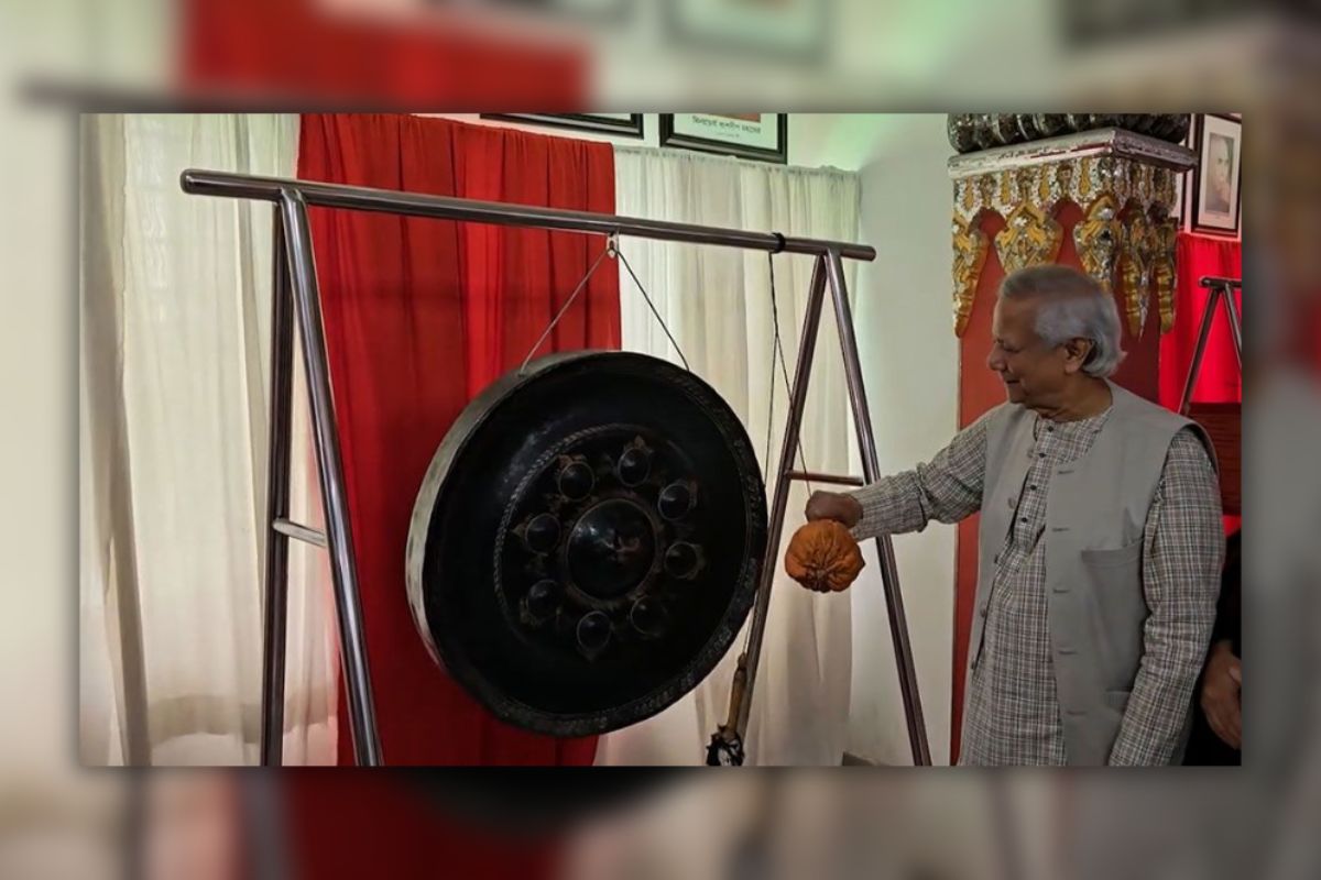 বৌদ্ধ বিহারে সম্প্রীতি ভবনের ফলক উন্মোচন করলেন প্রধান উপদেষ্টা