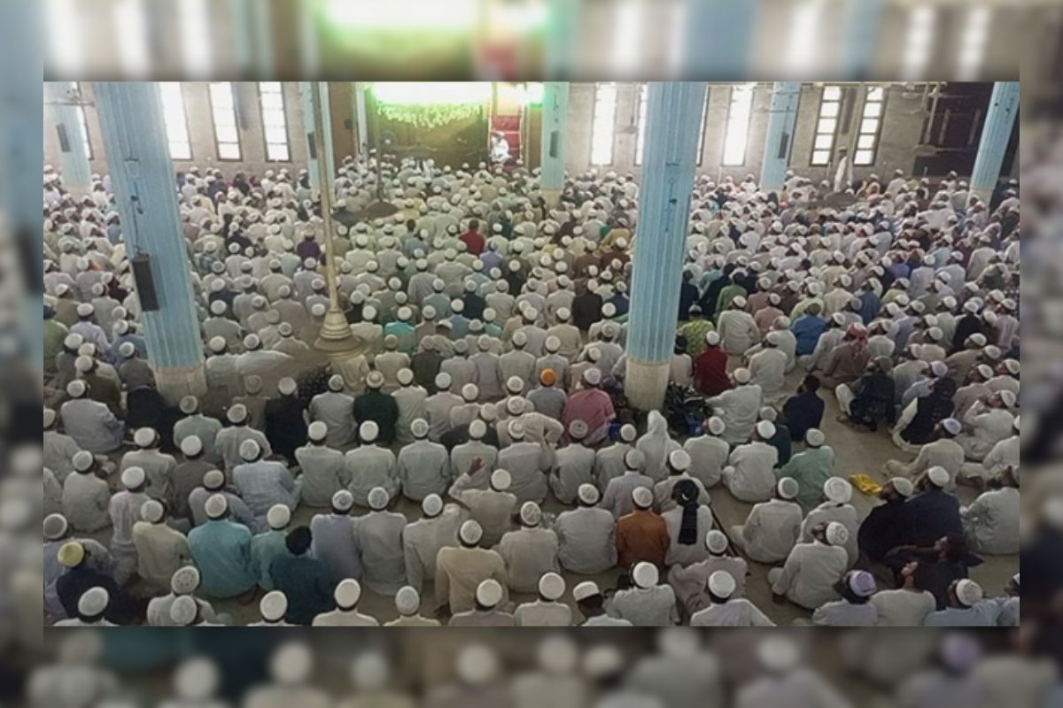 দেশের সব মসজিদে জুমার নামাজ একই সময়ে আদায়ের নির্দেশ