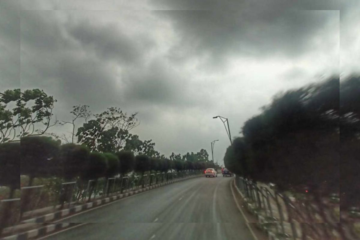 ঢাকাসহ ১২ অঞ্চলে ঝড়-বৃষ্টির পূর্বাভাস