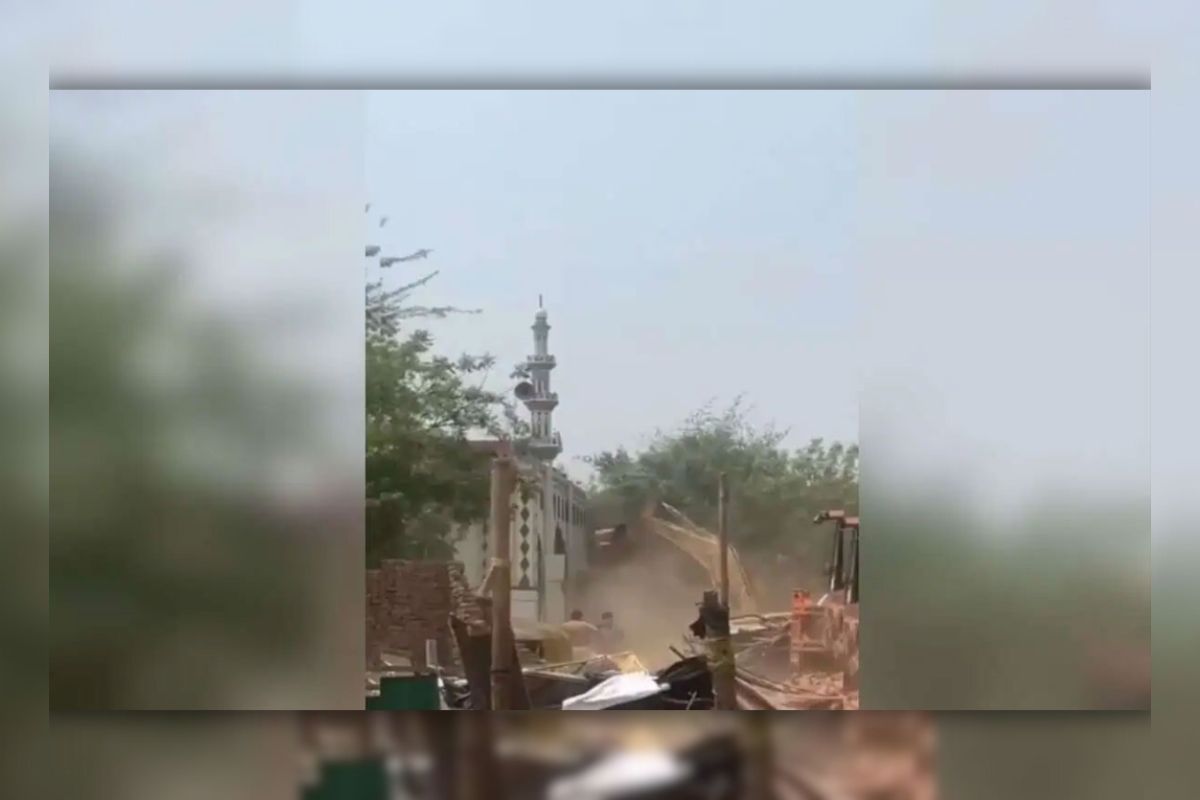 হরিয়ানায় গুঁ'ড়িয়ে দেওয়া হল ম'সজিদ