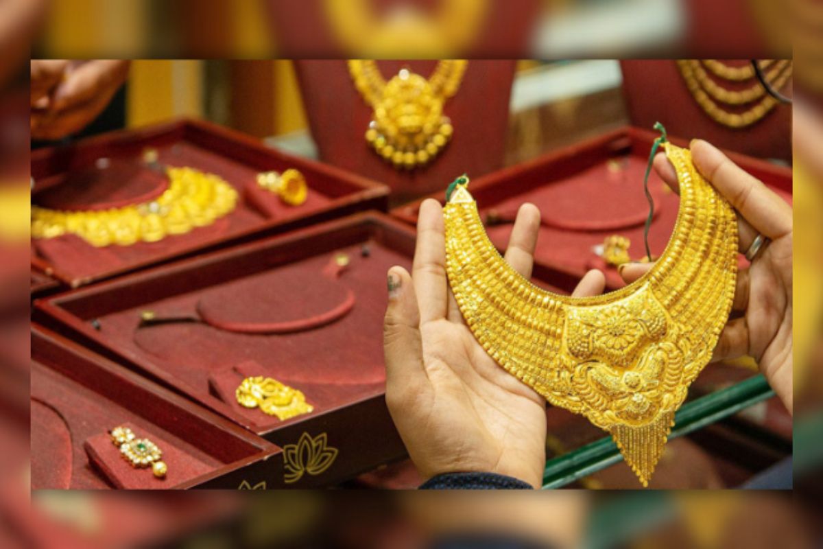স্বর্ণের দামে ইতিহাস