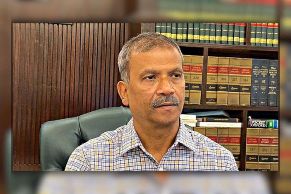 আ.লীগ নিষিদ্ধের ব্যাপারে যা বললেন আইন উপদেষ্টা