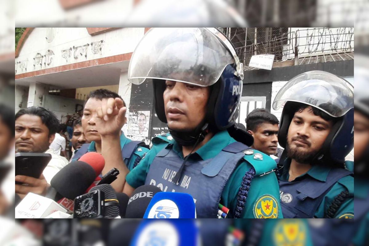 শিক্ষার্থীদের শান্ত থাকতে বললেন পুলিশ