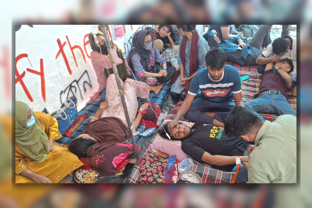 প্রায় ২৮ ঘণ্টা অনশনে চট্টগ্রাম বিশ্ববিদ্যালয়ের ৯ শিক্ষার্থী
