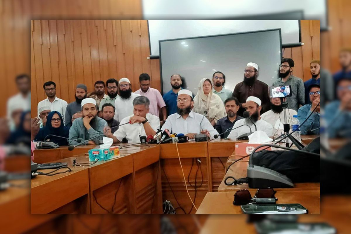 চাপের মুখে ভিসিকে অপসারণ করালে মানবে না শিক্ষক সমিতি