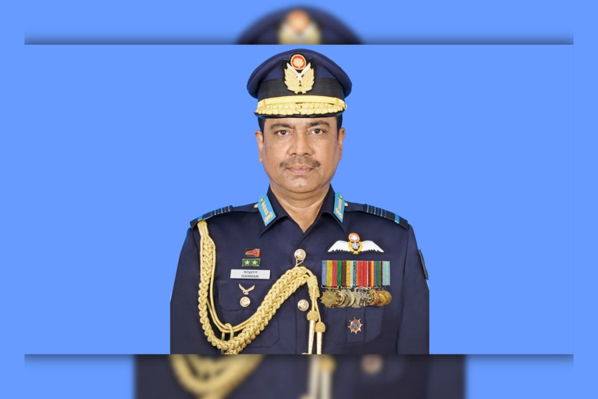 বিমান বাহিনীর সাবেক প্রধানের জমি-ফ্ল্যাট-ব্যাংক হিসাব জব্দের নির্দেশ