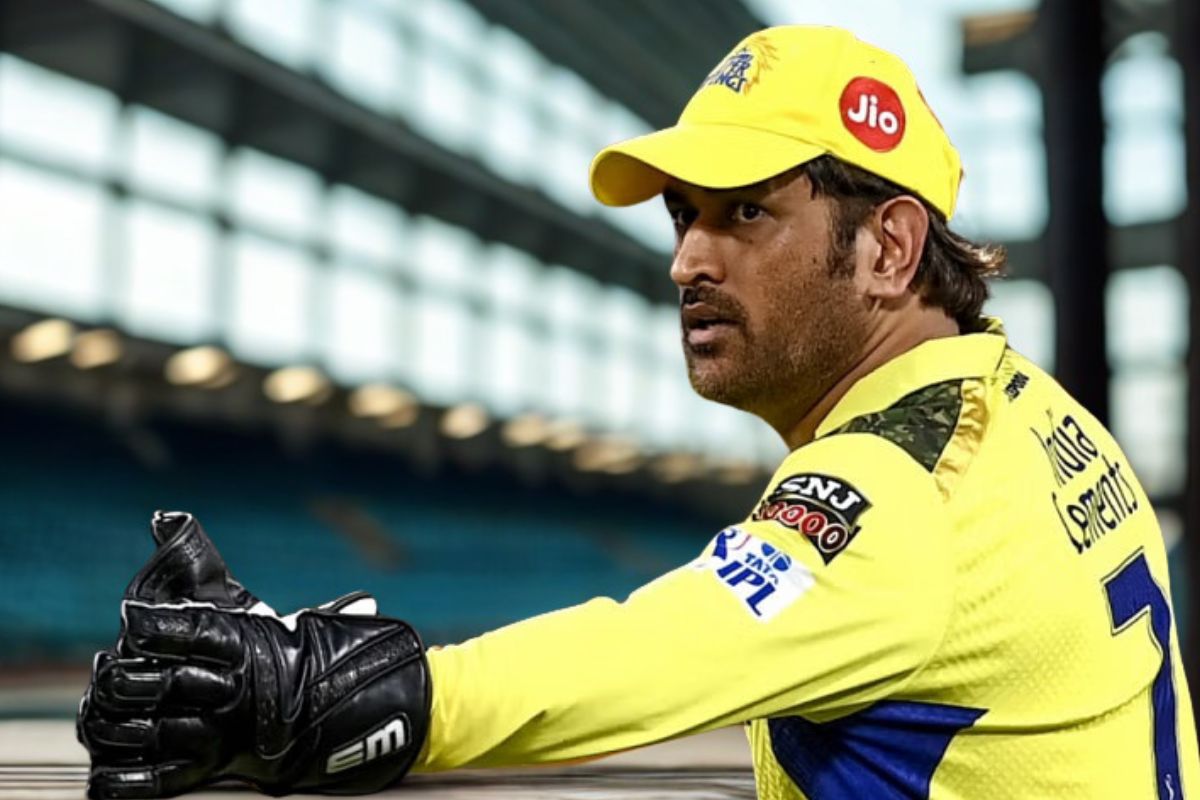 রেকর্ড বইয়ে নতুন অধ্যায় লিখলেন ধোনি