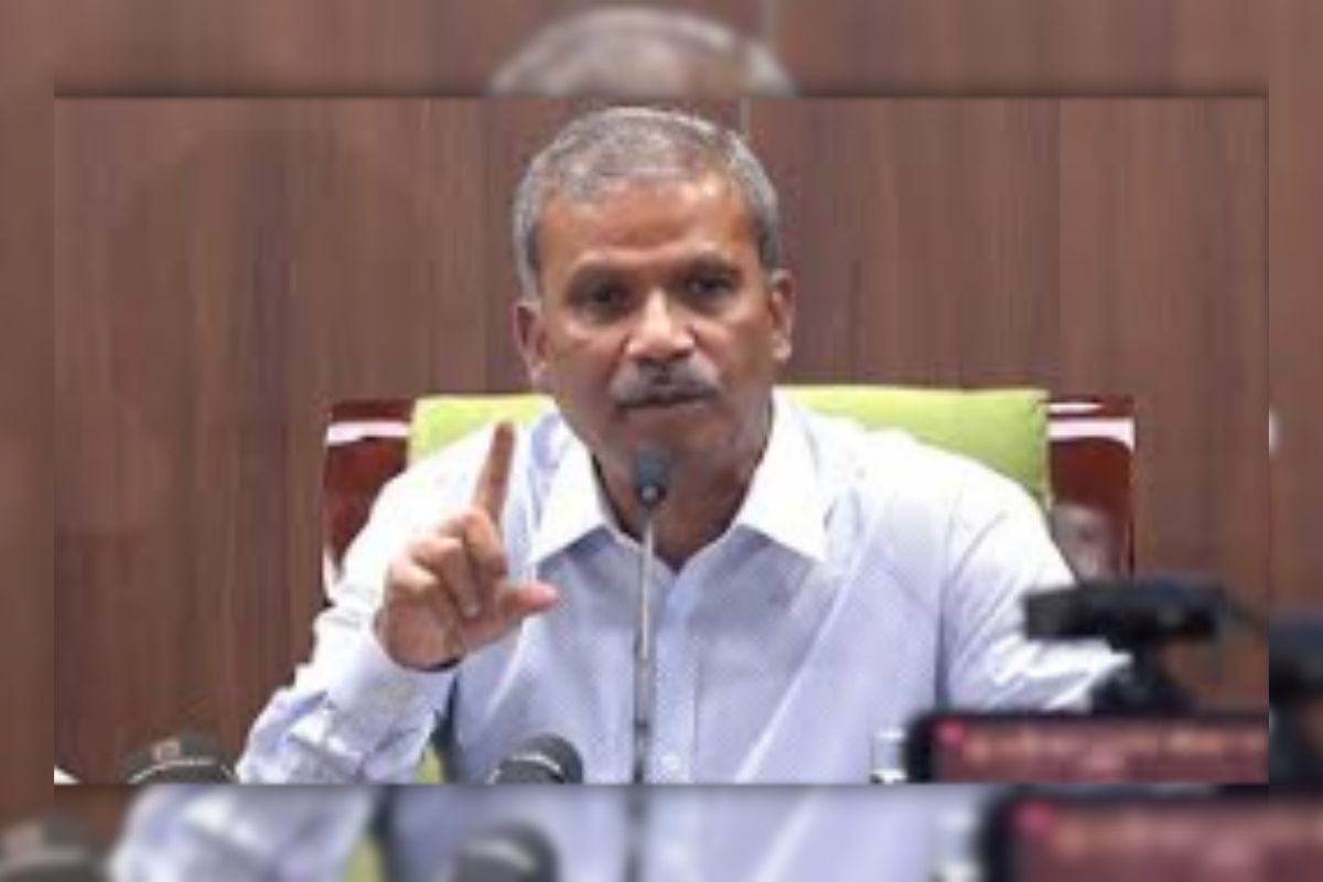 মুখ খুললেন উপদেষ্টা আসিফ নজরুল