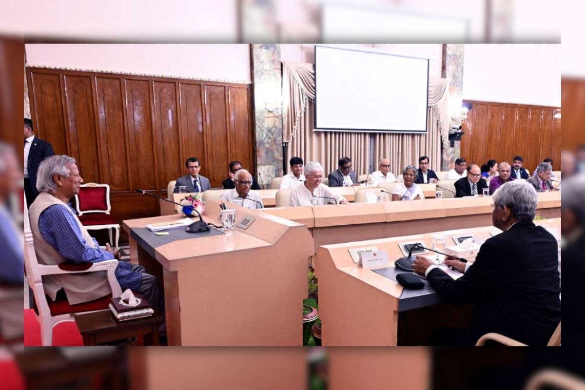 উপদেষ্টা পরিষদের জরুরি বৈঠক, আসতে পারে গুরুত্বপূর্ণ সিদ্ধান্ত