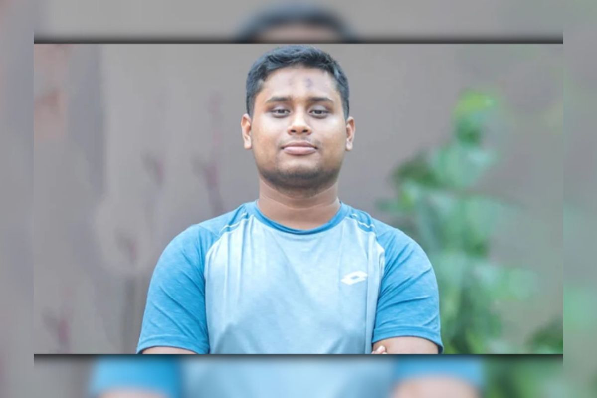 রাজপথ না ছাড়ার আহ্বান হাসনাতের