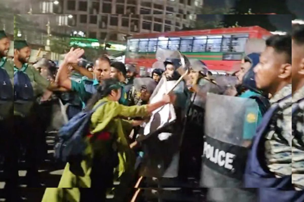 নার্সিং শিক্ষার্থীদের ওপর পুলিশের লাঠিচার্জ
