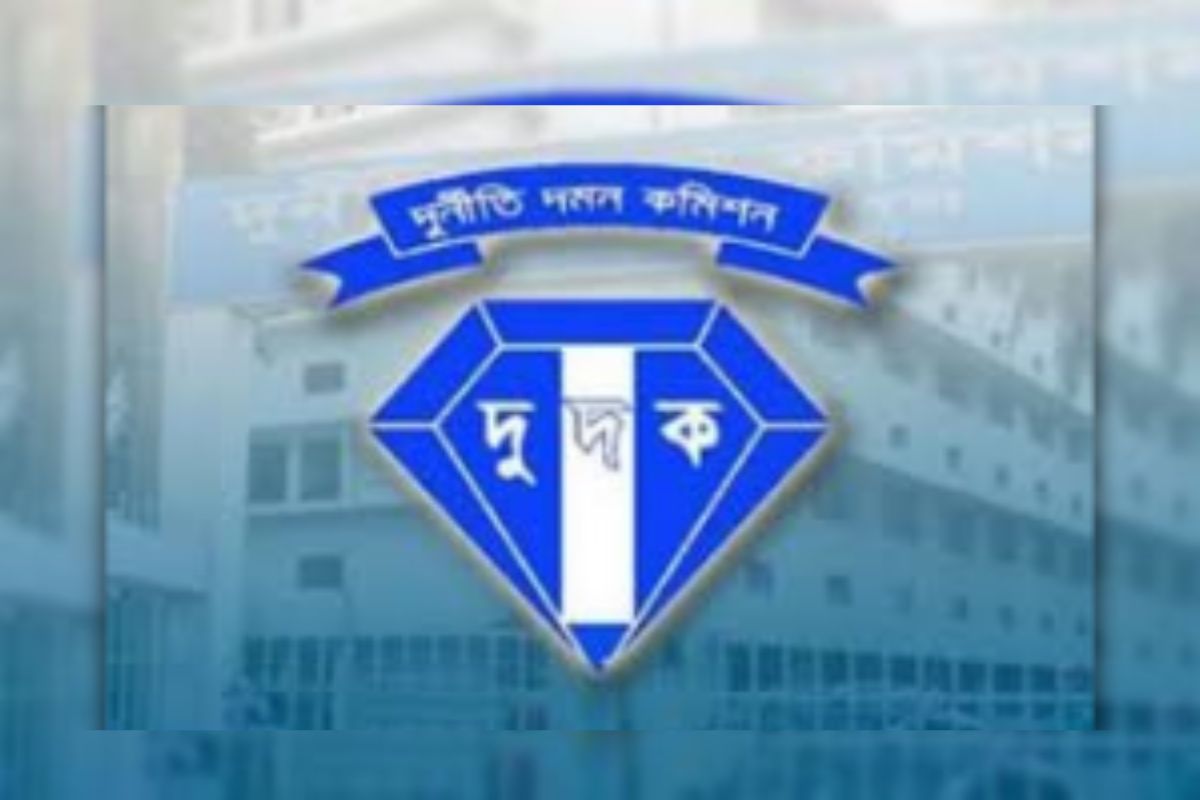 দুদকের নজরে দুই উপদেষ্টার সাবেক সহকারী ও এনসিপি নেতা