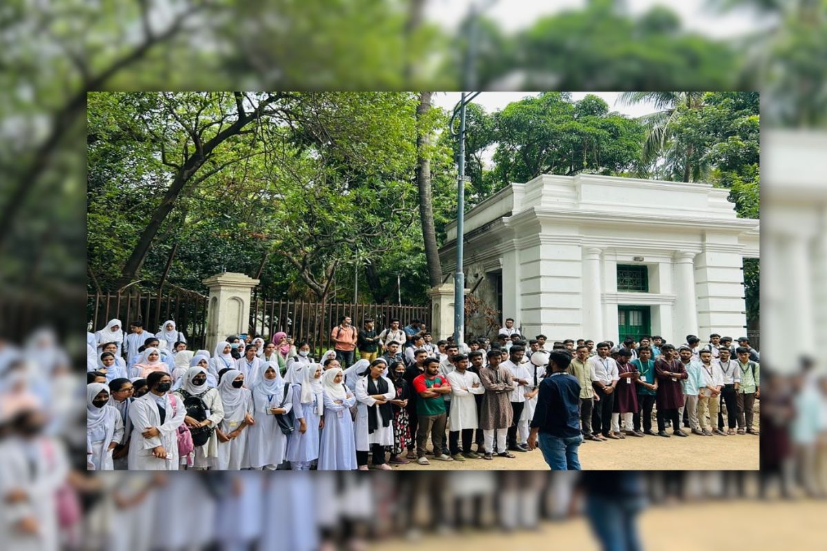 হাইকোর্টের সামনে কারিগরি শিক্ষার্থীদের অবস্থান