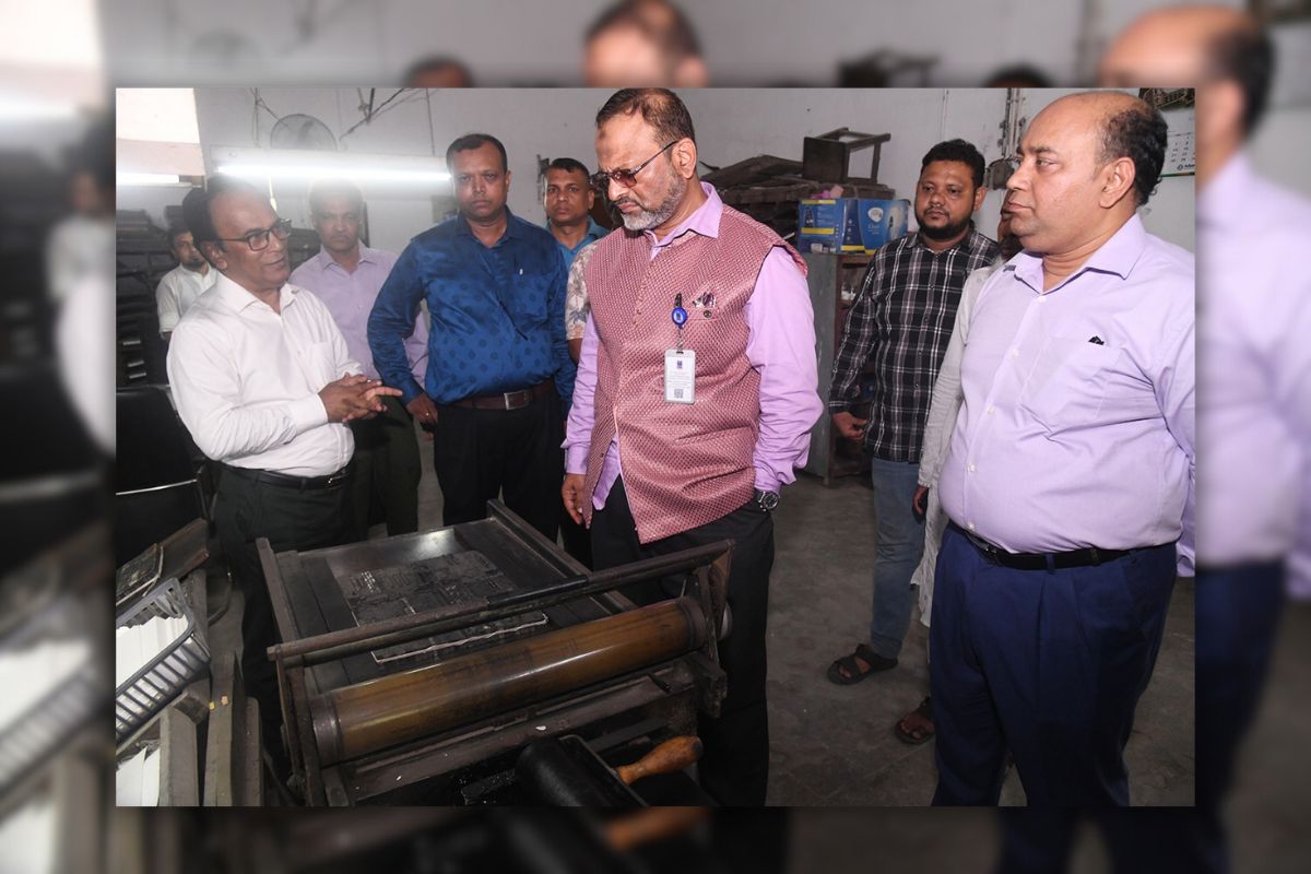 ঢাবি প্রেস ঐতিহাসিক মূল্যসম্পন্ন এক দুর্লভ সম্পদ: ভিসি