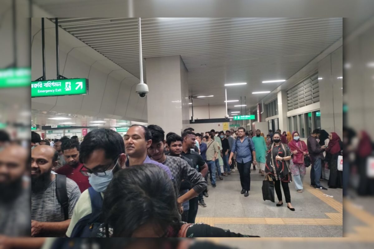 মেট্রো স্টেশনে চালু হচ্ছে শপিং মল