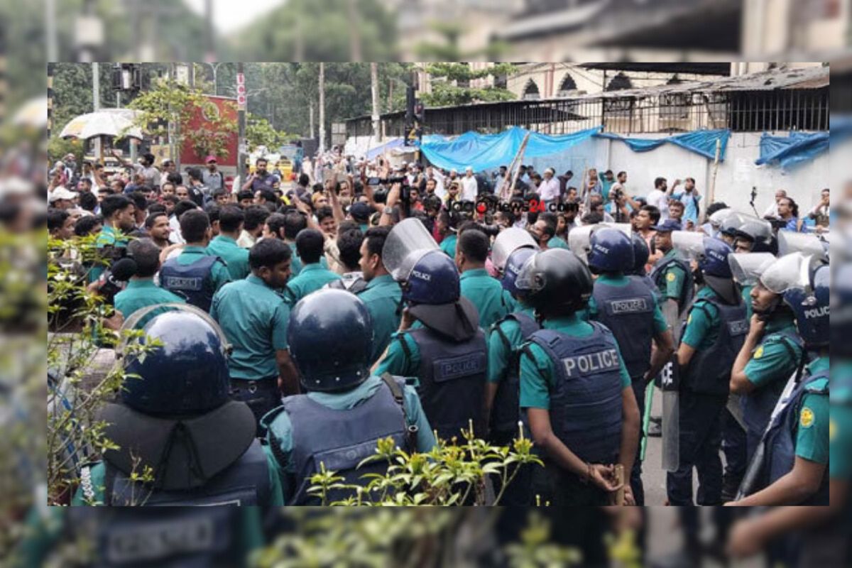 যমুনা অভিমুখে শ্রমিকরা