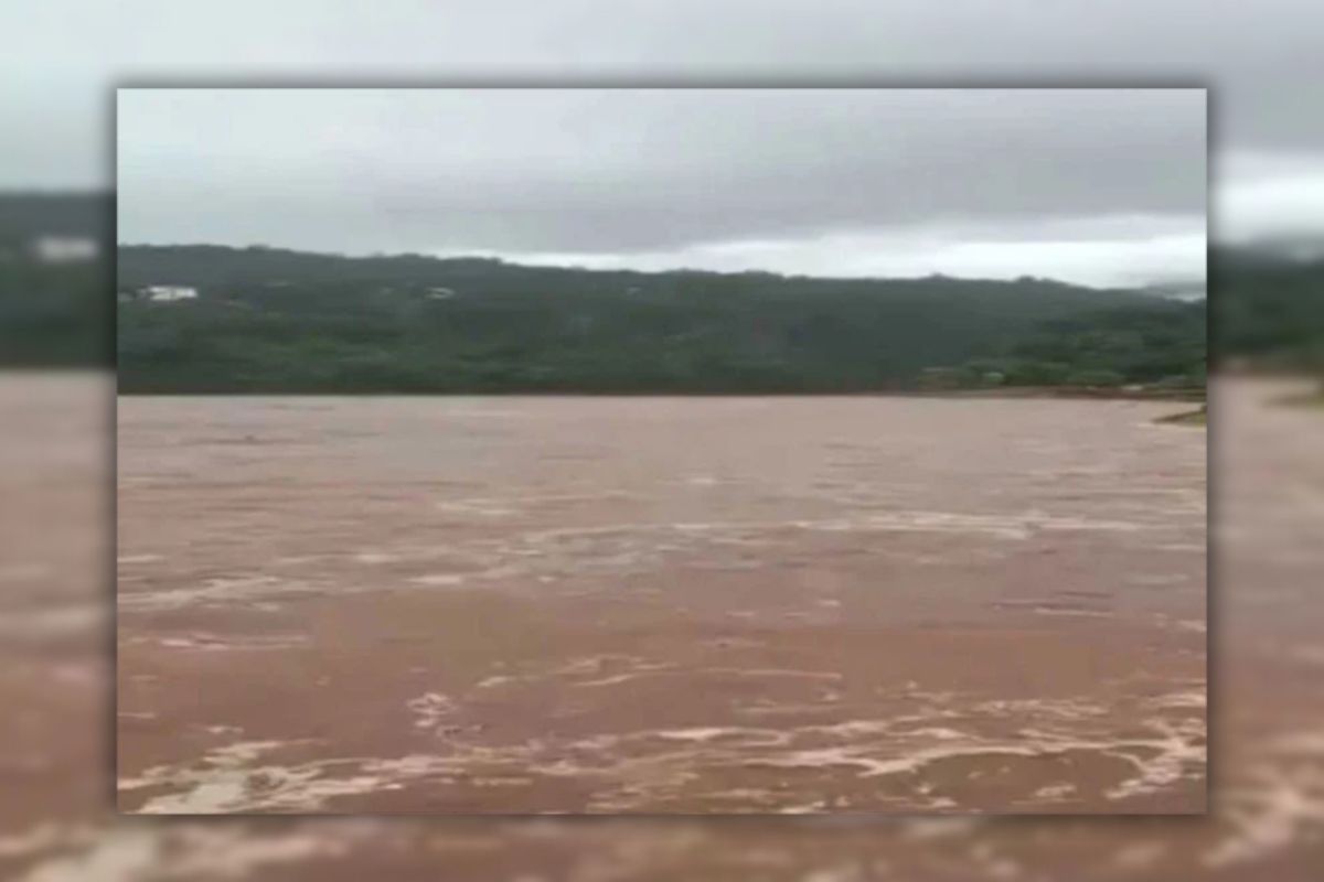 ভারতের পাহাড়ি ঢল ও বৃষ্টিতে বন্যা পরিস্থিতি; সতর্কতা জারি