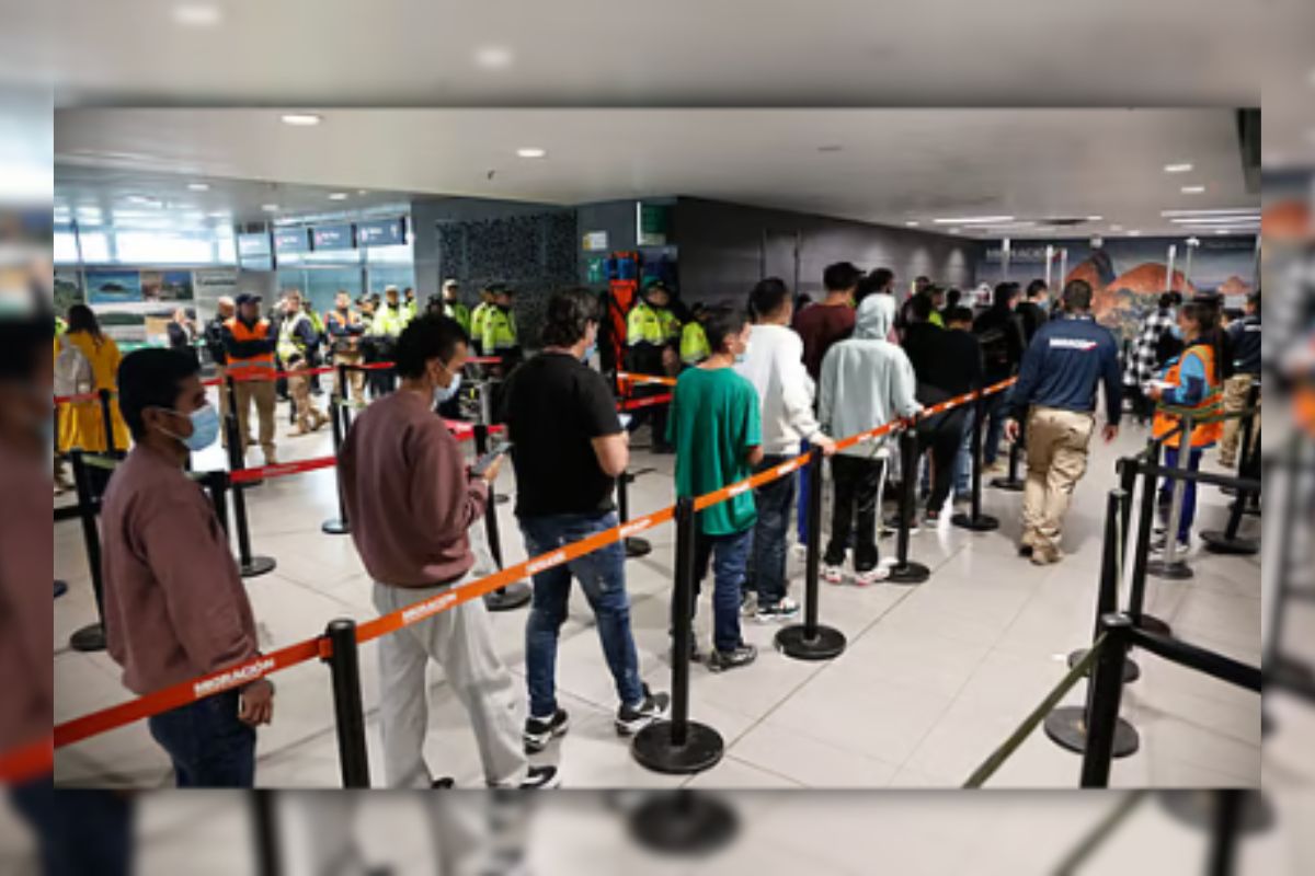 স্বেচ্ছায় ফিরে গেলেই ১০০০ ডলার