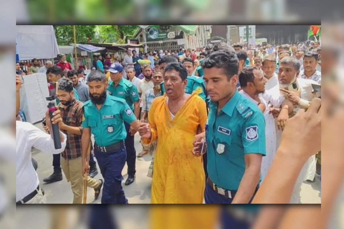 লং মার্চ থেকে শিক্ষক নেতা কাওছার গ্রেপ্তার